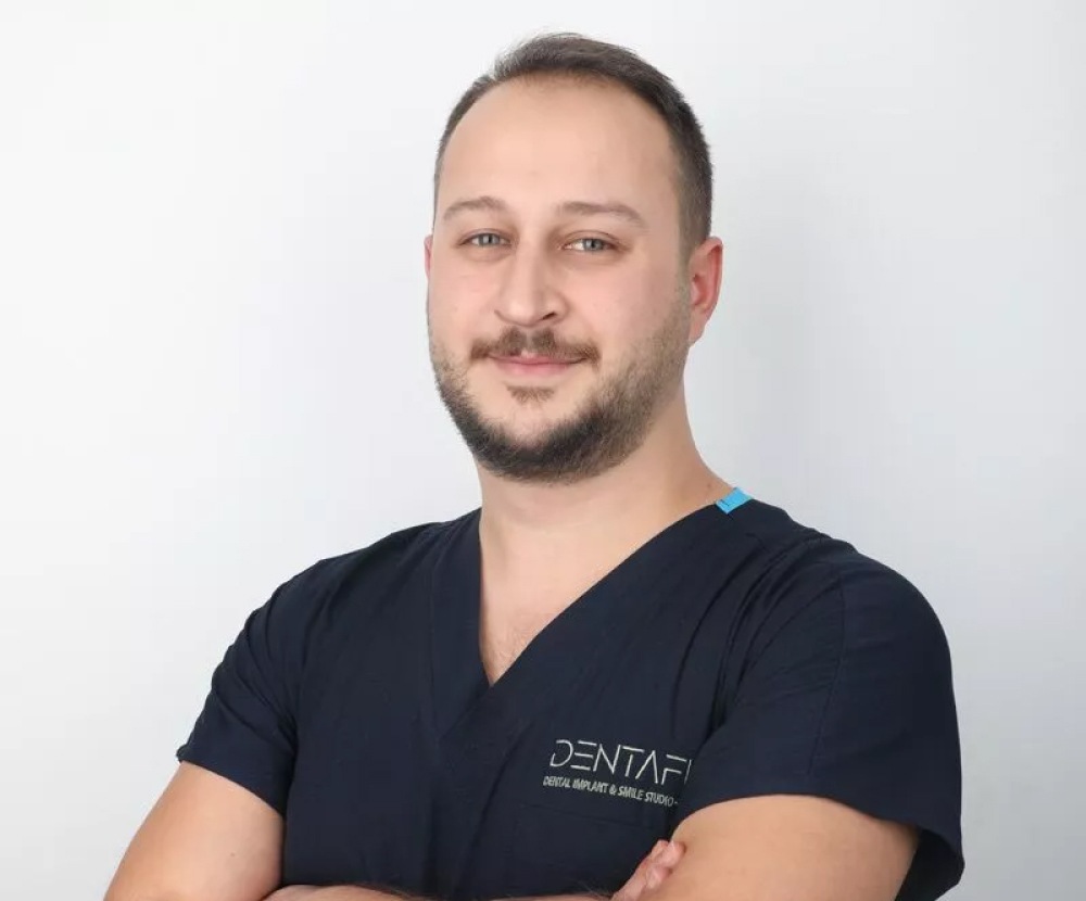 https://www.dentaflyklinik.com/wp-content/uploads/2023/10/dt-enes-melih-pak.jpg